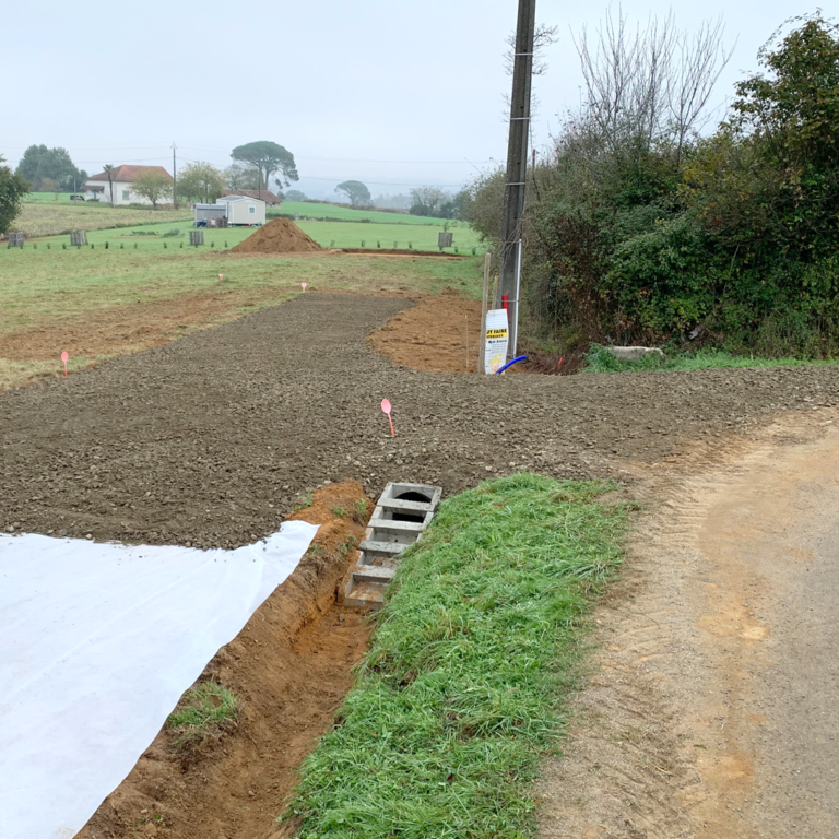 Chemin d'accès chantier terrassement LTP 40 Landes